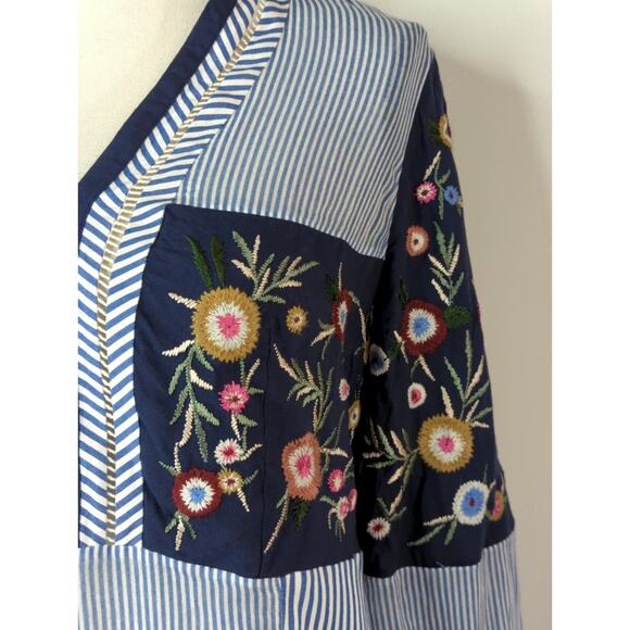 Chico's Blue Striped & Floral Patchwork Embroidery Top Women's 4/6 Boho Coastal - Picture 7 of 15